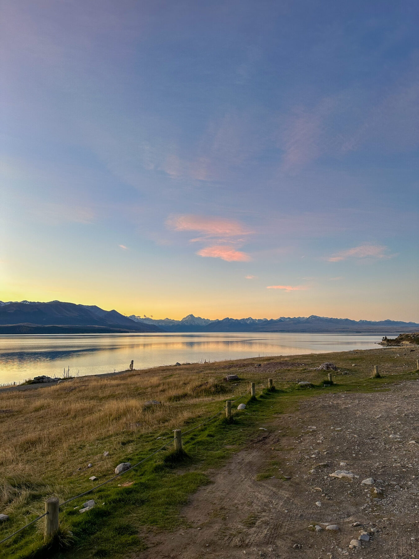 Lake Pukaki overnight freedom camping, one of the best campsites near Tekapo