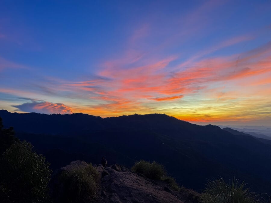 Ella Rock Hike Guide: My Favourite Hike in Sri Lanka 8 The sunrise at Ella Rock is beautiful